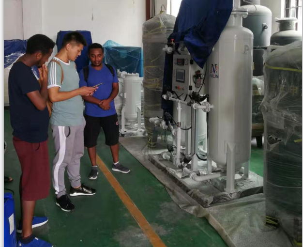 Эфиопские клиенты приезжают в нашу компанию, чтобы осмотреть генератор кислорода